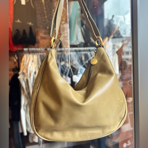 Gucci Handbags - Vintage Gucci Pistachio Green Leather Hobo Bag